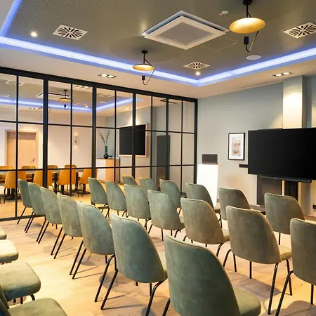 Leonardo Hotel Hamburg Altona-3